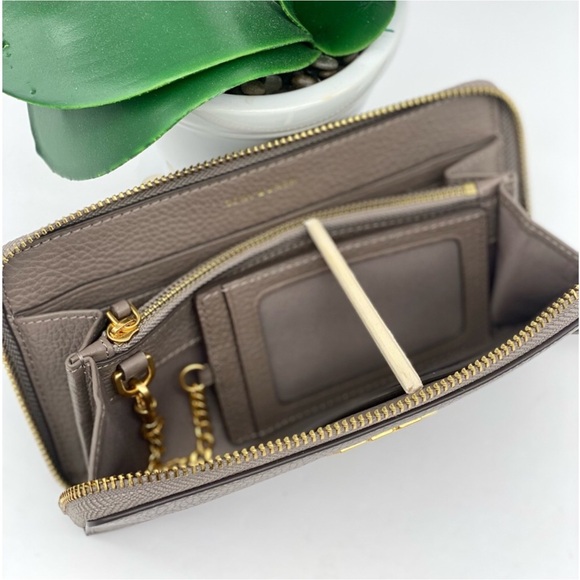 TORY BURCH BRITTEN ZIP CONTINENTAL WITH ID CARD PORTOBELLO GREY COLOR - Picture 4 of 4